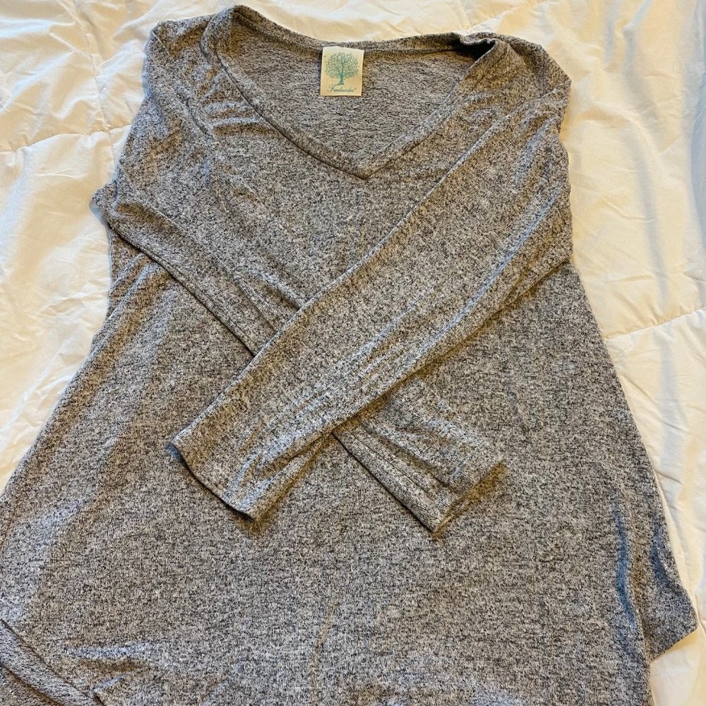 Super cute Grey/Gray Basic Sweater, with V-neck